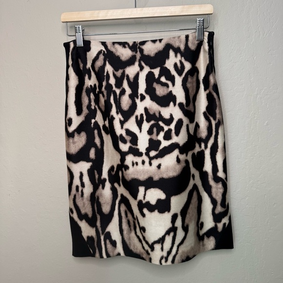 DIANE VON FURSTENBURG Mae Mikado Animal Print Pencil Skirt Wool Silk Knit Sz 10 - Picture 15 of 16